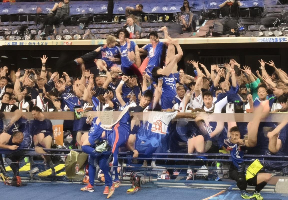 欧冠巅峰对决：PSG vs 利物浦 火花四溅精彩瞬间回顾(图2)