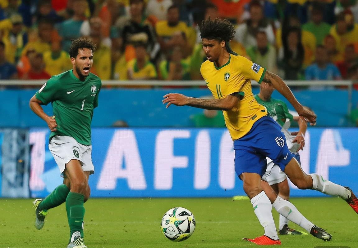 巴西VS加拿大篮球巅峰对决：激情碰撞与战术对决(图2)